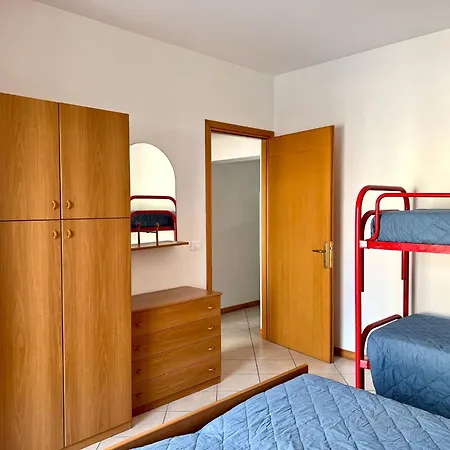 Near The Centre Apartment Lignano Sabbiadoro